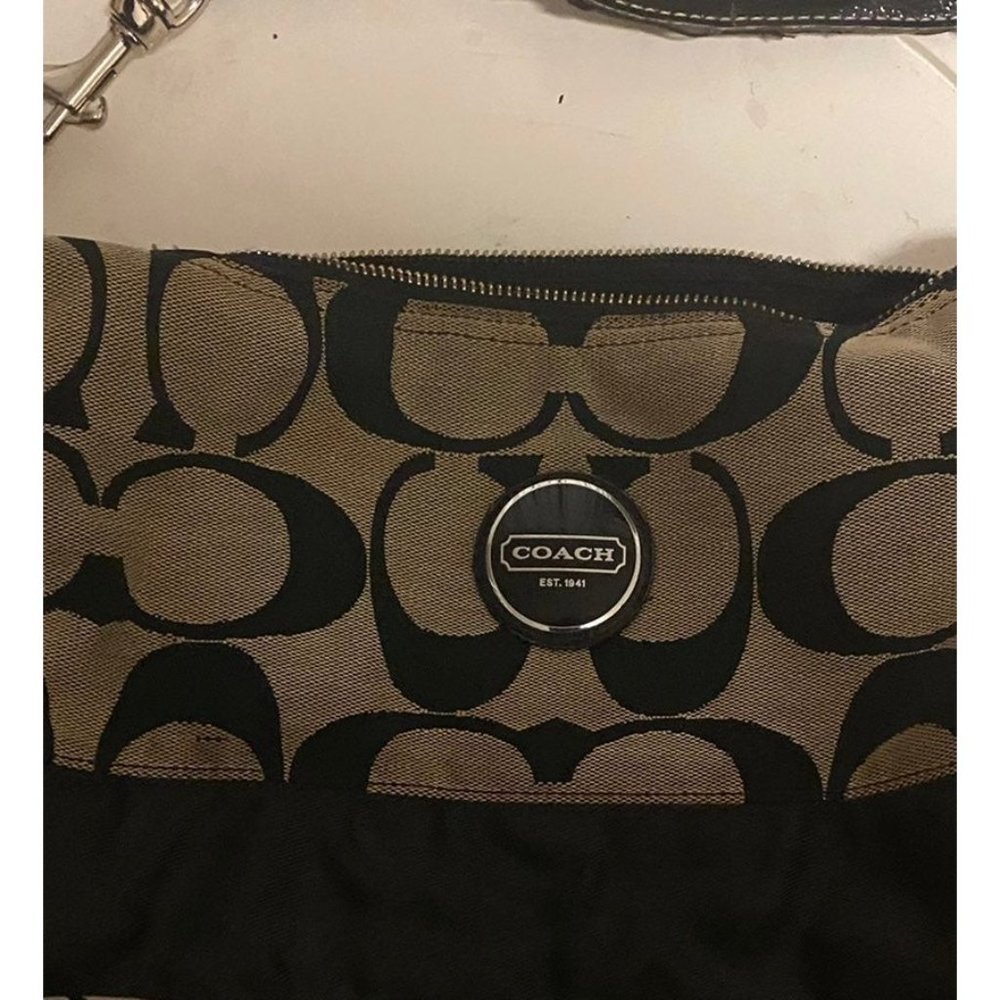 *Authentic Coach Purse - Picture 2 of 8